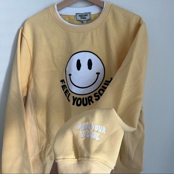 Feel Your Soul Oversized Smile Sweatshirt - Picture 4 of 5